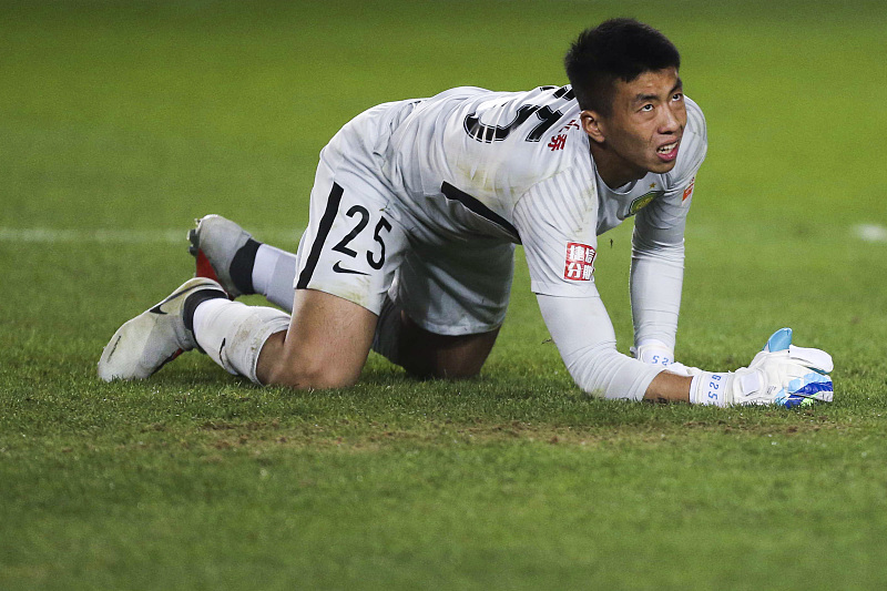 意大利男足新任主帅斯帕莱蒂正式亮相